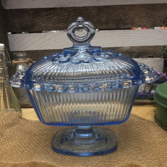 Vintage Indiana Glass Co Candy Dish #7830 - Picture 3 of 11